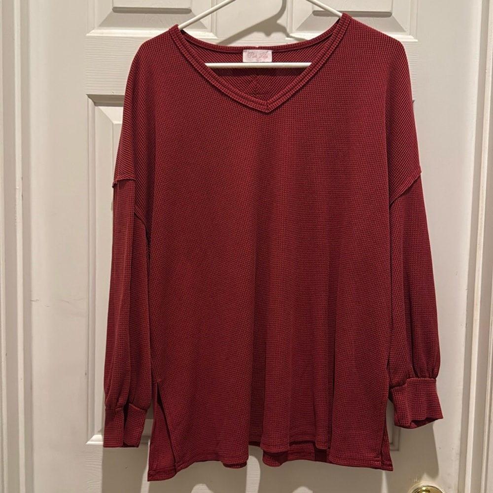 PINK LILY SENDING LOVE BURGUNDY OVERSIZED WAFFLE V-NECK TOP SIZE L